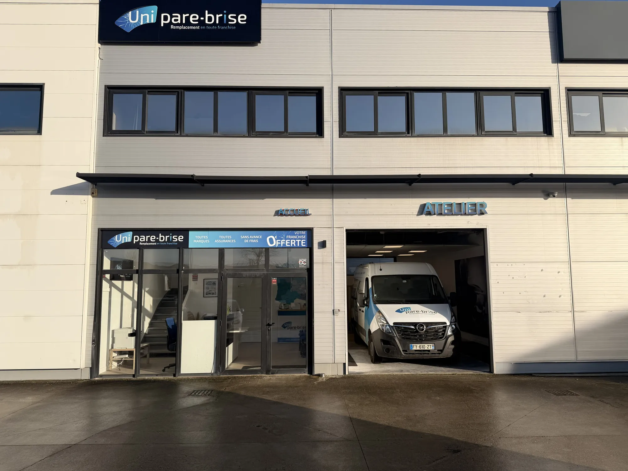 uni pare-brise Brie-Comte-Robert